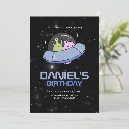 Invitation Fête d'anniversaire de l'Alien OVNI Espace extra-a (Debout devant)