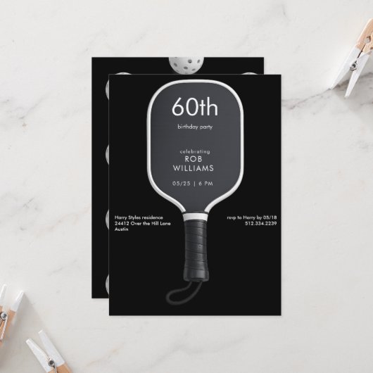 Invitation Fête d'anniversaire de pickleball noir 60 ans (Devant/Arrière en situation)