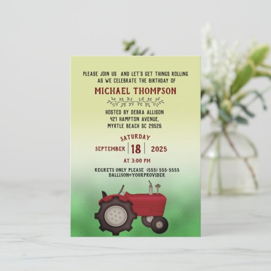 Invitation Fête d'anniversaire de Red Tractor (Debout devant)