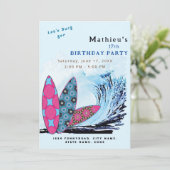 Invitation Fête d'anniversaire de surf surfboard (Debout devant)