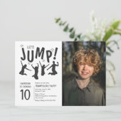 Invitation Fête d'anniversaire de trampoline pour enfants (Debout devant)