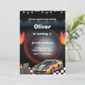 Invitation Fête d'anniversaire de voiture de course (Debout devant)