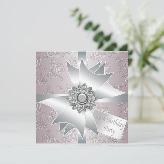 Invitation Fête d'anniversaire des femmes de la Bow Diamond B (Debout devant)