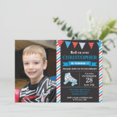 Invitation Fête d'anniversaire d'invitation d'anniversaire de (Debout devant)