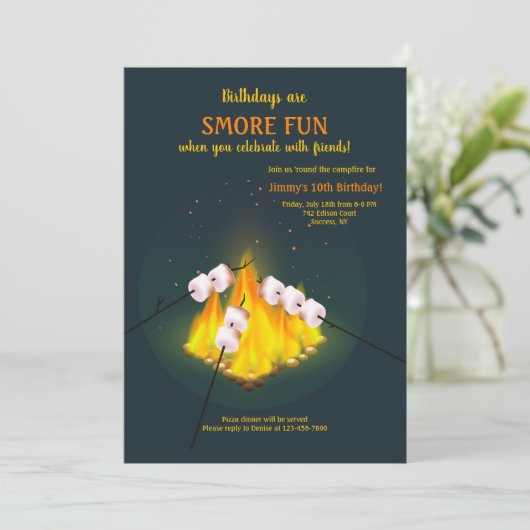 Invitation Fête d'anniversaire du rôti Marshmallows (Debout devant)