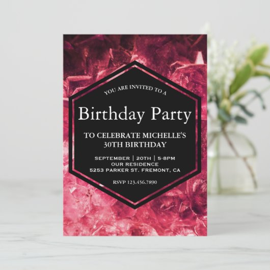 Invitation Fête d'anniversaire du Ruby Rouge Gemstone (Debout devant)