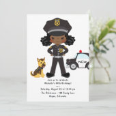 Invitation Fête d'anniversaire d'une policière noire (Debout devant)
