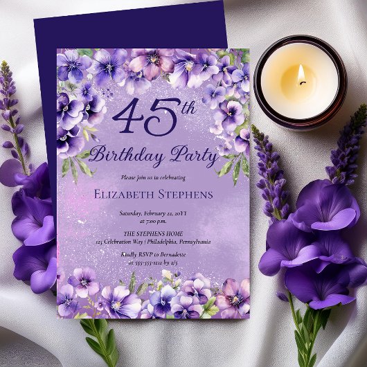 Invitation Fête d'anniversaire élégante violette violettes fl