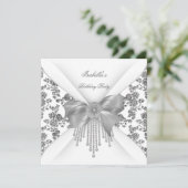 Invitation Fête d'anniversaire Floral Argent Blanc Diamant Bo (Debout devant)
