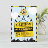 Invitation Fête d'anniversaire garçon panneau de signalisatio (Debout devant)