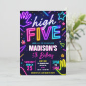 Invitation Fête d'anniversaire High Five Neon Glow (Debout devant)