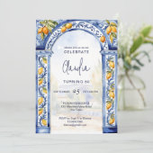 Invitation Fête d'anniversaire italienne en tuiles bleues (Debout devant)