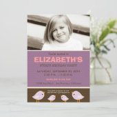 Invitation Fête d'anniversaire lilas de peu de fille de (Debout devant)