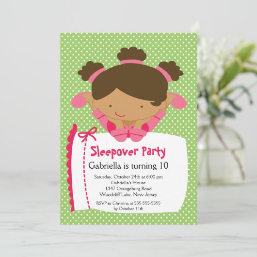 Invitation Fête d'anniversaire MIGNONNE de Sleepover (Debout devant)
