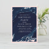 Invitation Fête d'anniversaire moderne en marbre bleu et bleu (Debout devant)