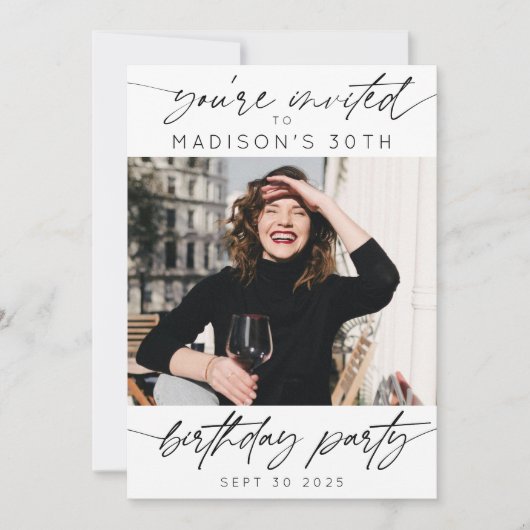 Invitation Fête d'anniversaire moderne Simple Script Photo (Devant)