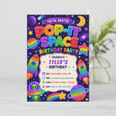Invitation Fête d'anniversaire Pop It Space (Debout devant)