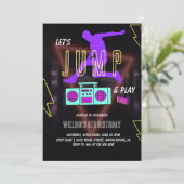 Invitation Fête d'anniversaire pour enfants Neon Let's Jump K (Debout devant)