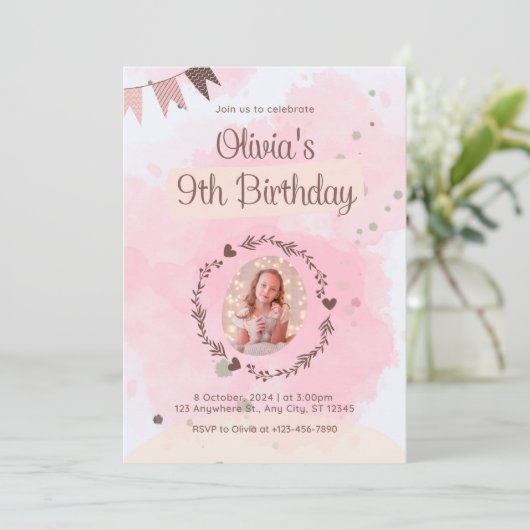 Invitation Fête d'anniversaire pour fille de neuf ans (Debout devant)