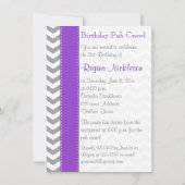 Invitation Fête d'anniversaire pourpre IMPRIMÉE du blanc gris (Dos)