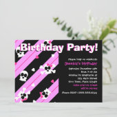Invitation Fête d'anniversaire rose de crânes et de coeurs (Debout devant)