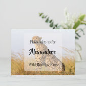 Invitation Fête d'anniversaire sauvage Cheetah personnalisée (Debout devant)