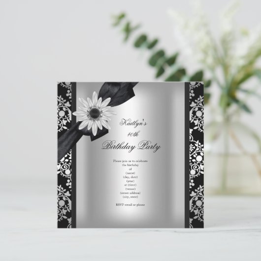 Invitation Fête d'anniversaire Silver Grey Black Damask Flowe (Debout devant)
