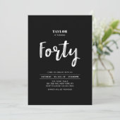 Invitation Fête d'anniversaire simple noir et blanc 40 ans (Debout devant)
