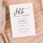 Invitation Fête d'anniversaire surprise<br><div class="desc">Carte d'invitation à la fête d'anniversaire minimaliste avec texte de script qui dit "shhh...  c'est une surprise !" en haut.</div>