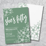 Invitation Fête d'anniversaire verte pour les 50 ans<br><div class="desc">Carton d'invitation élégant pour 50e anniversaire "Elegant Fifty Green". Une invitation élégante et amusante pour un 50e anniversaire avec des fleurs vertes et blanches pour les jeunes dans l'âme. Un motif floral ludique encadre une typographie script "elle a cinquante ans" mélangée à une police serif plus classique. Célébrez cinquante ans...</div>