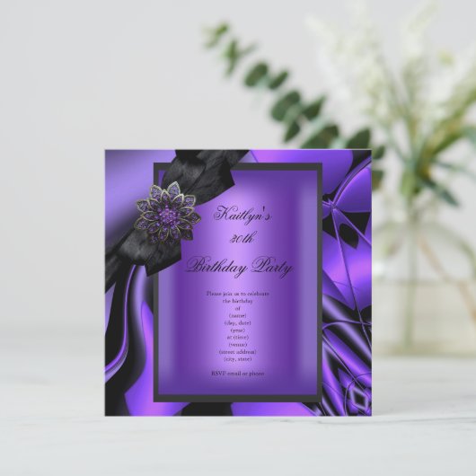 Invitation Fête d'anniversaire violet Abstrait Bijou noir Bow (Debout devant)
