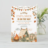 Invitation Fête d'automne de camping Petit Explorateur Bébé (Debout devant)