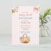 Invitation Fête de bébé douce baie en vichy rose (Debout devant)
