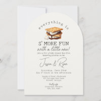 Fête de bébé extérieur avec feu de joie automnal p