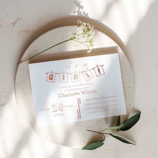 Invitation Fête de bébé fille mignonne Gingham marron Notedry