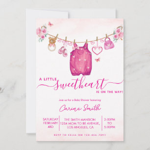 Invitation Fête de bébé fille sur une corde à linge pour la S