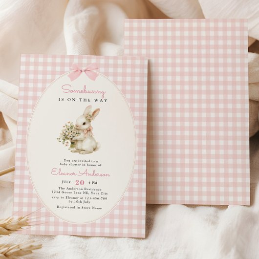 Invitation Fête de bébé lapin à carreaux roses