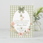 Invitation Fête de bébé Silly Goose à carreaux avec un nœud v (Debout devant)