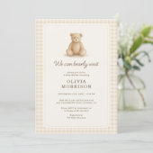 Invitation Fête de bébé Teddy Bear Neutral Gingham (Debout devant)