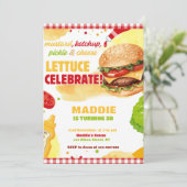 Invitation Fête de burger dans la cour Gingham détente et gri (Debout devant)