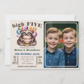 Invitation fête de cinq ans élevé jumeaux mapache thème photo (Devant)