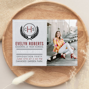 Invitation Fête de graduation 2025 Monogram Maroon