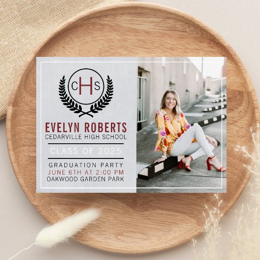 Invitation Fête de graduation 2025 Monogram Maroon