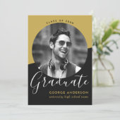 Invitation Fête de graduation de la photo Black Gold Elegant  (Debout devant)