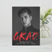 Invitation Fête de graduation de peinture rouge moderne (Debout devant)