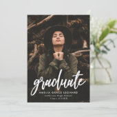 Invitation Fête de graduation photo Maroon Script Moderne (Debout devant)