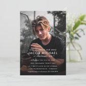 Invitation Fête de graduation photo minimale (Debout devant)