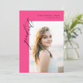 Invitation Fête de graduation photo rose chaud moderne (Debout devant)