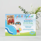 Invitation Fête de la piscine de toboggan aquatique Anniversa (Debout devant)