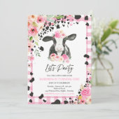 Invitation Fête de la vache Fête rose Floral Ranch Anniversai (Debout devant)